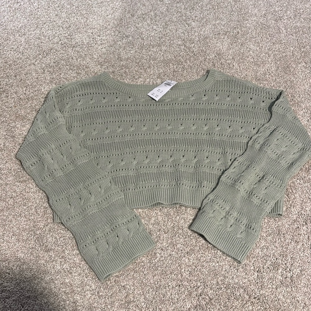 NWT Hollister Cropped Sweater